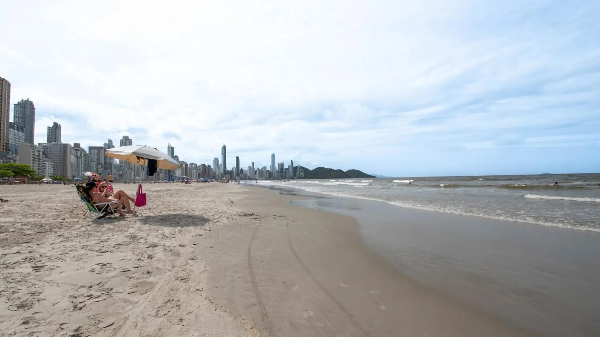Apto Prox. A Praia Central No Centro De Bc Rb6578 Balneário Camboriú